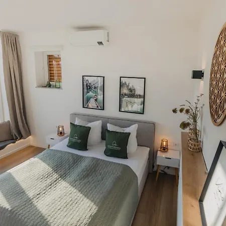 Mainterrasse Boardinghouse Am Fluss Klimatisierte Mit 80qm Terrasse Apartment *