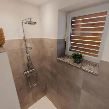 Mainterrasse Boardinghouse Am Fluss Klimatisierte Mit 80qm Terrasse