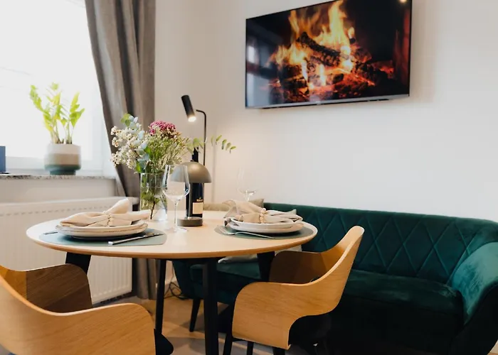 Mainterrasse Boardinghouse Am Fluss Klimatisierte Mit 80qm Terrasse Apartament Miltenberg
